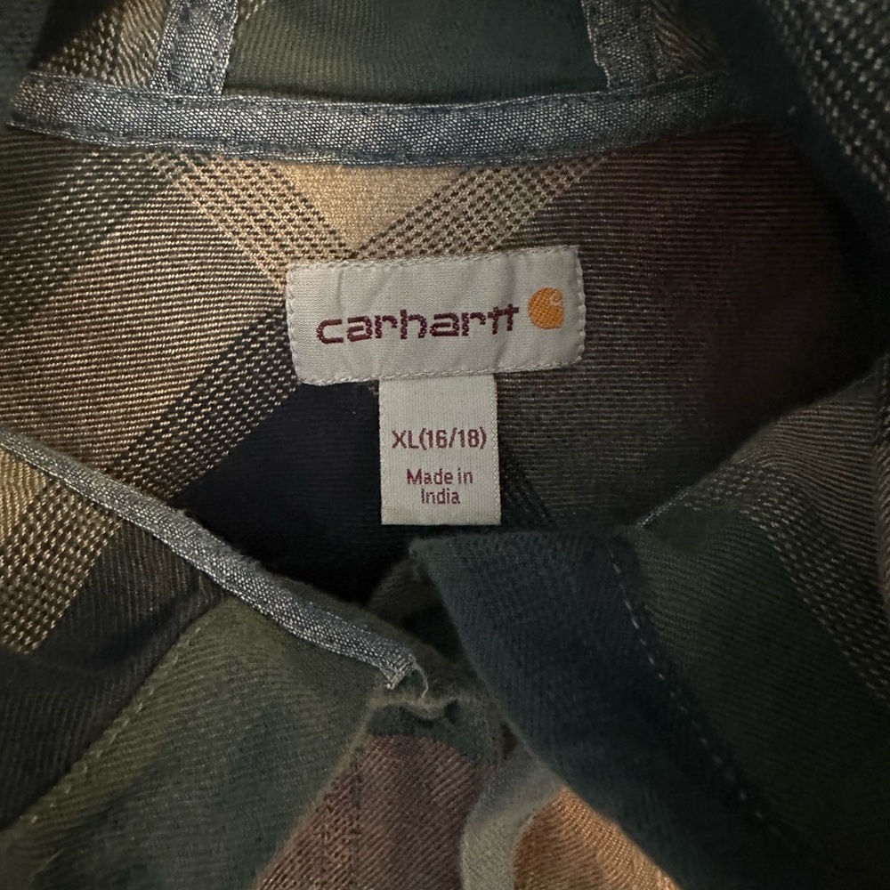 Women’s Carhartt Button-down Flannel